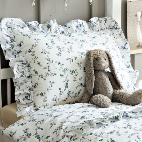 Pościel bawełniana Biała W Niebieskie Kwiatki Z Falbaną